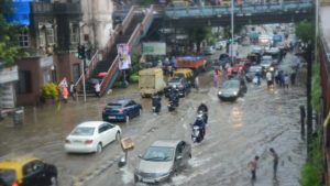 802077-702956-mumbai-rains-3